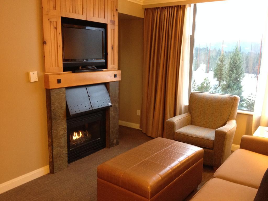 The Westin By Latour Aparthotel Whistler Room photo