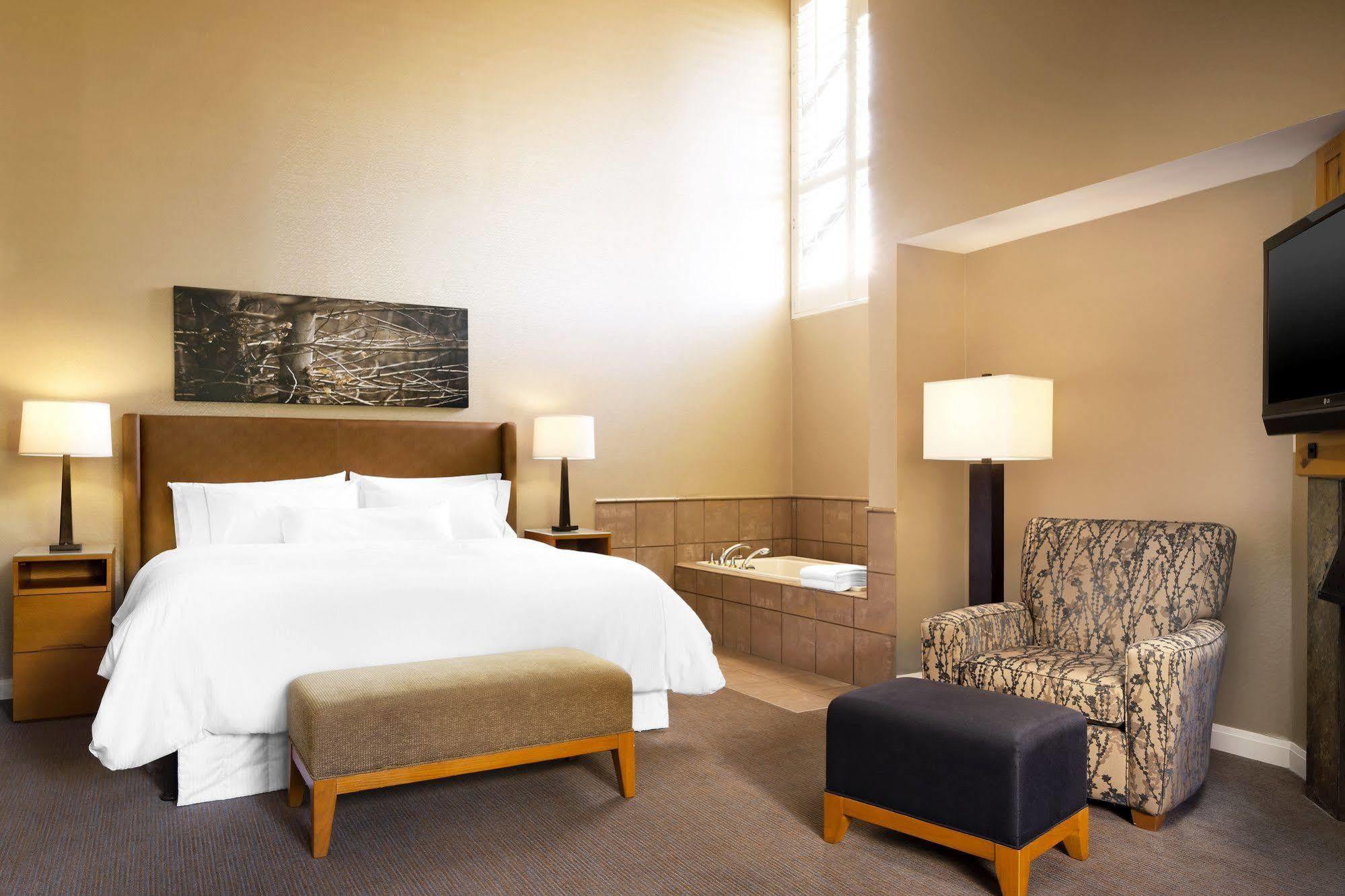 The Westin By Latour Aparthotel Whistler Exterior photo